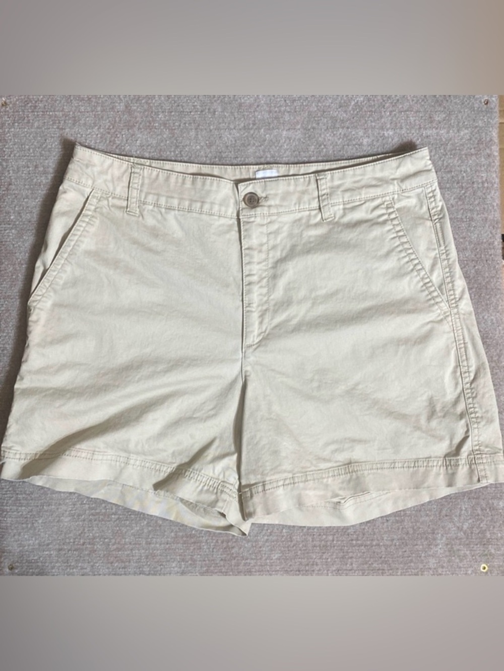 GAP Girlfriend Khaki Short 4 Pocket 5” Inseam Size 14‎